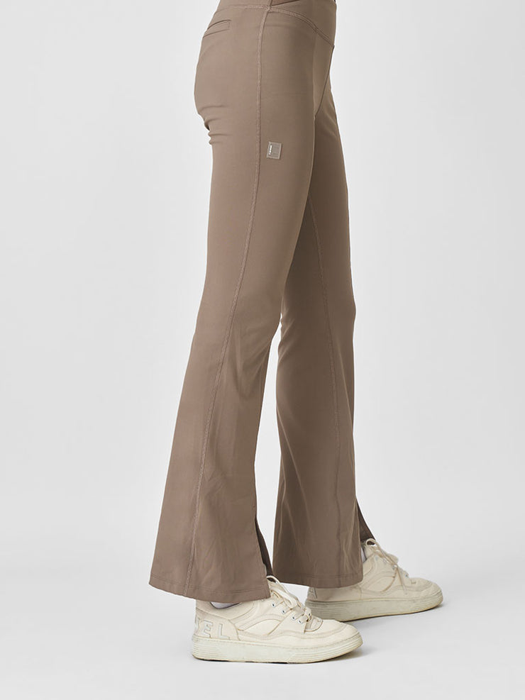 SPLIT FLARED LEGGING